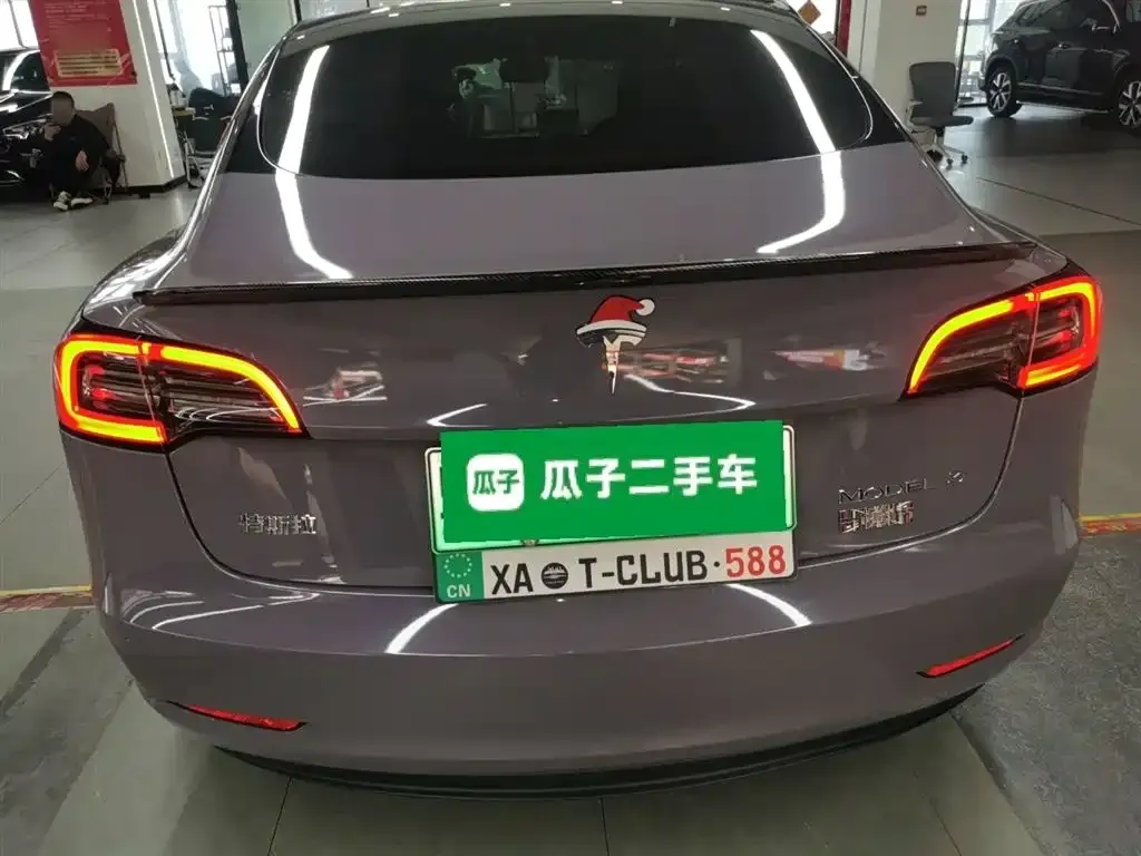Tesla Model 3 — фото 10