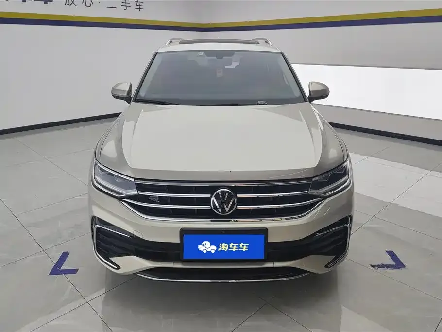 Volkswagen Tiguan L — фото 6