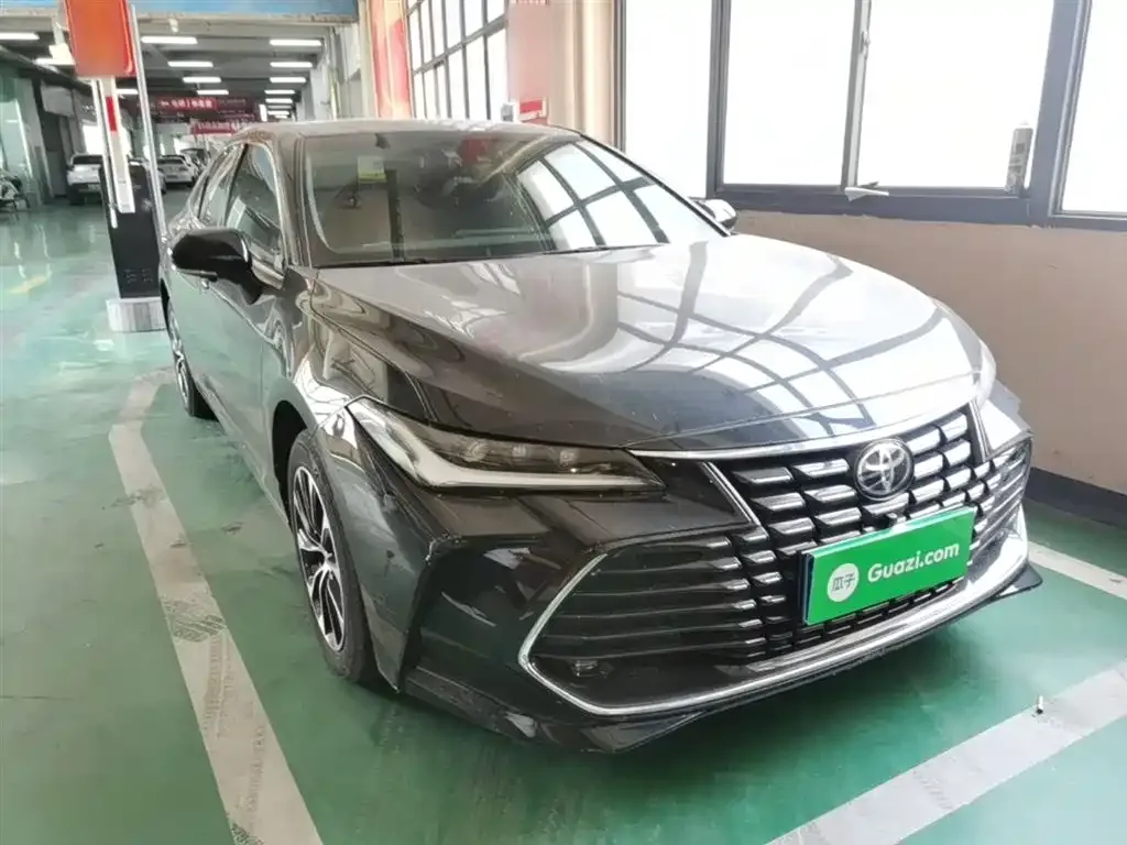 Toyota Avalon — фото 2