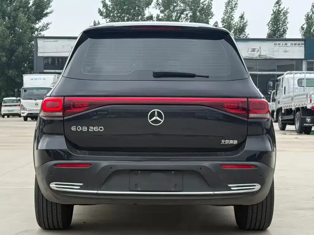 Mercedes-Benz EQB — фото 2