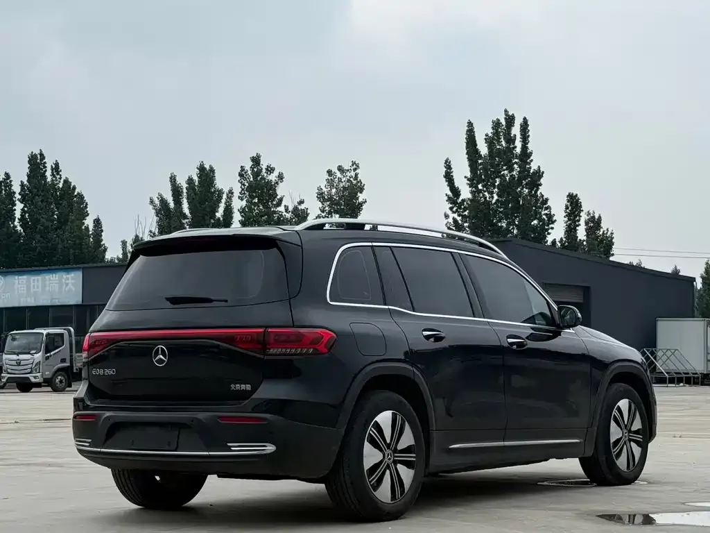 Mercedes-Benz EQB — фото 4