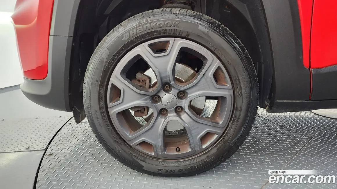 Jeep Renegade — фото 10