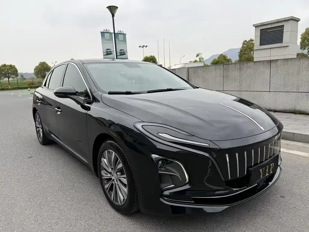 Hongqi E-QM5 — фото 2