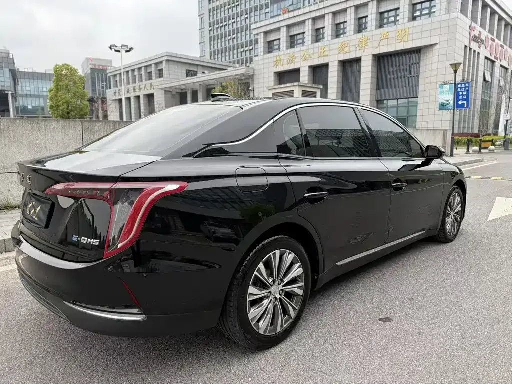 Hongqi E-QM5 — фото 6