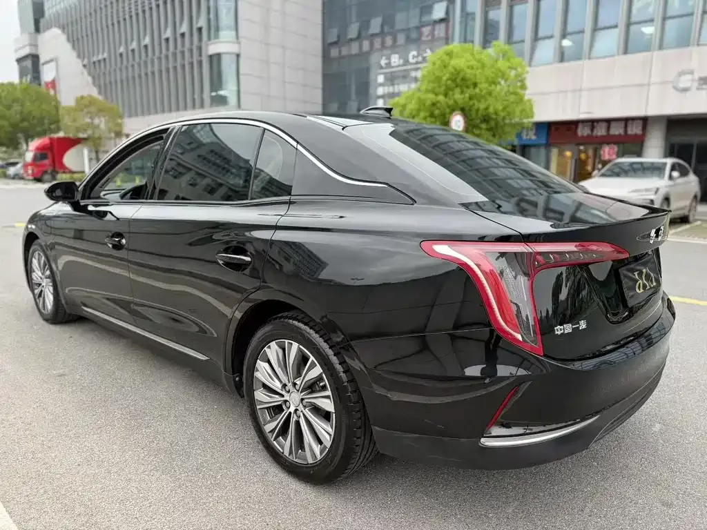 Hongqi E-QM5 — фото 9