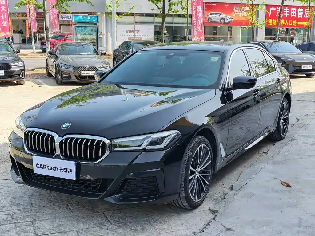 BMW 5 Series — фото 1