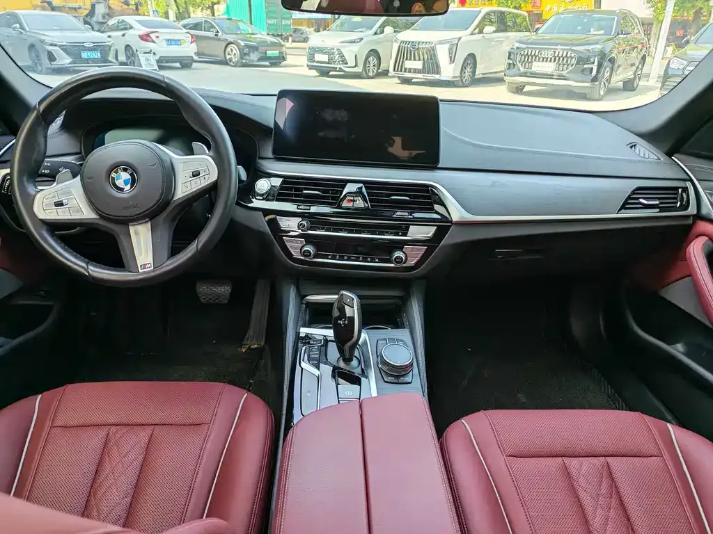 BMW 5 Series — фото 10