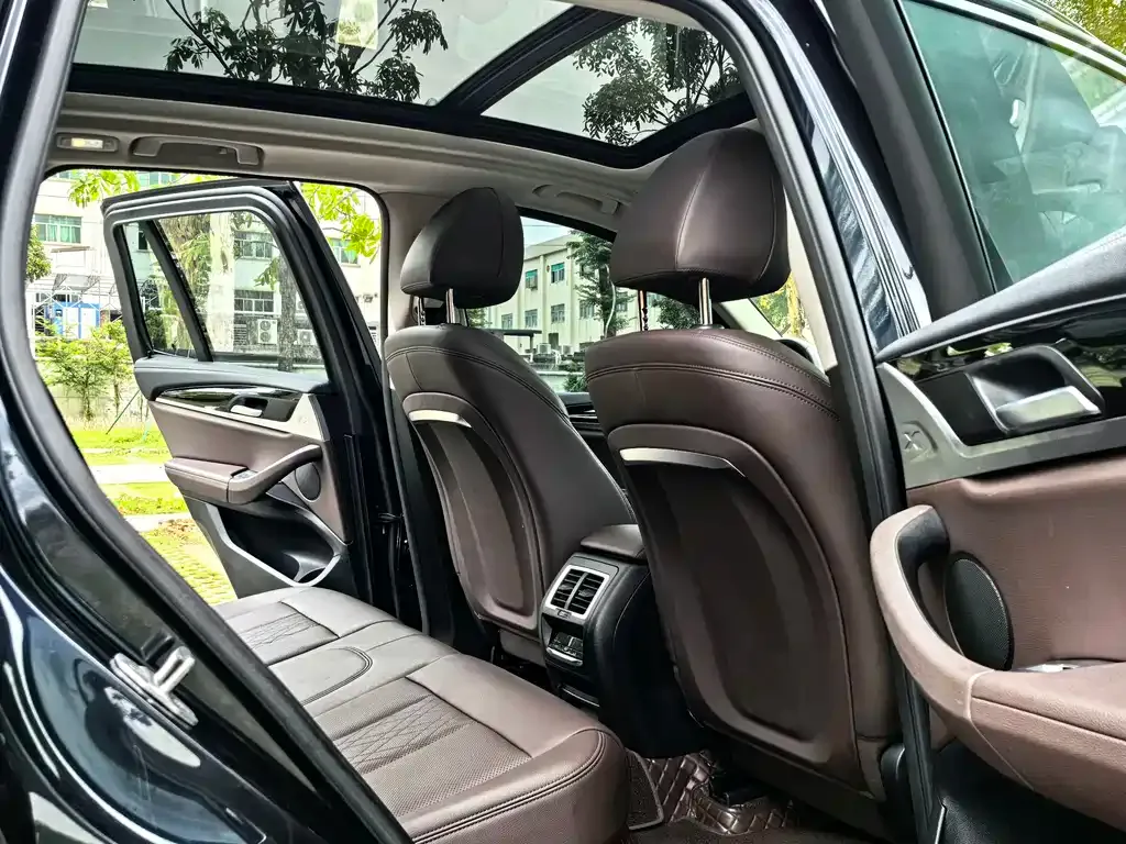 BMW iX3 — фото 2