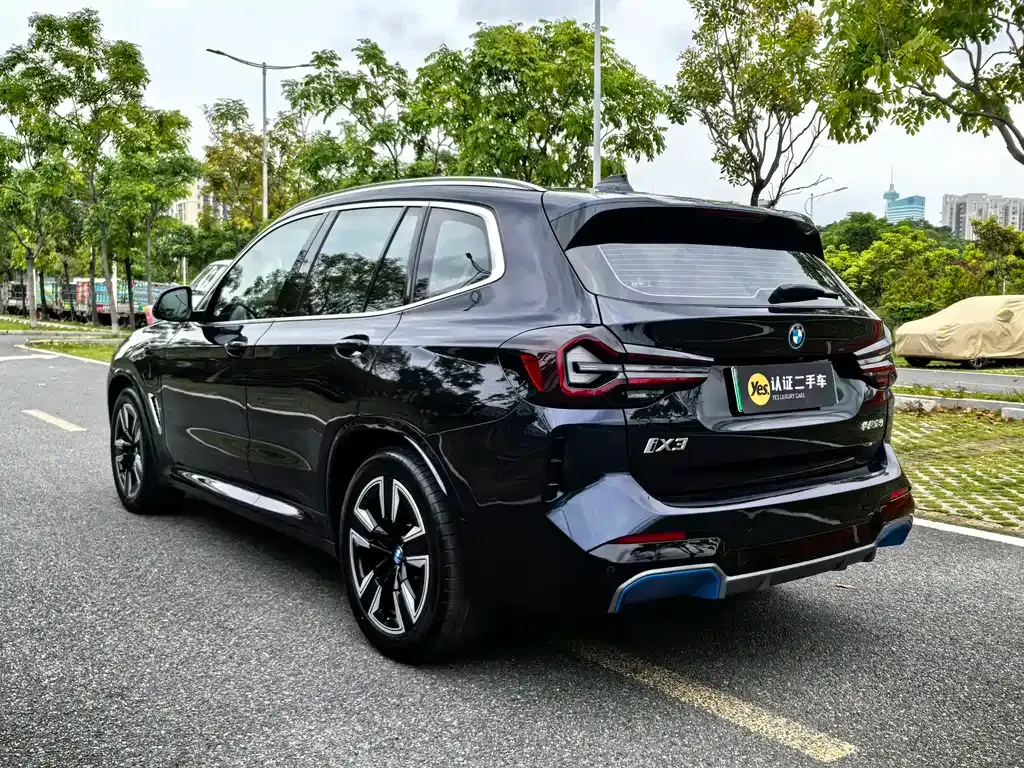 BMW iX3 — фото 4