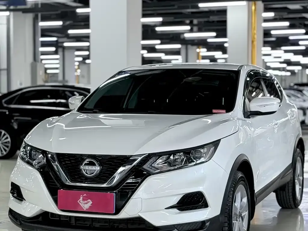 Nissan Qashqai — фото 1