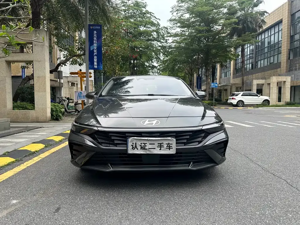 Hyundai Elantra — фото 8
