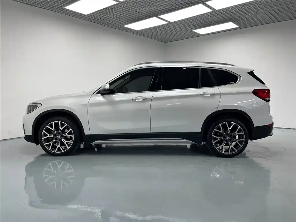 BMW X1 — фото 9
