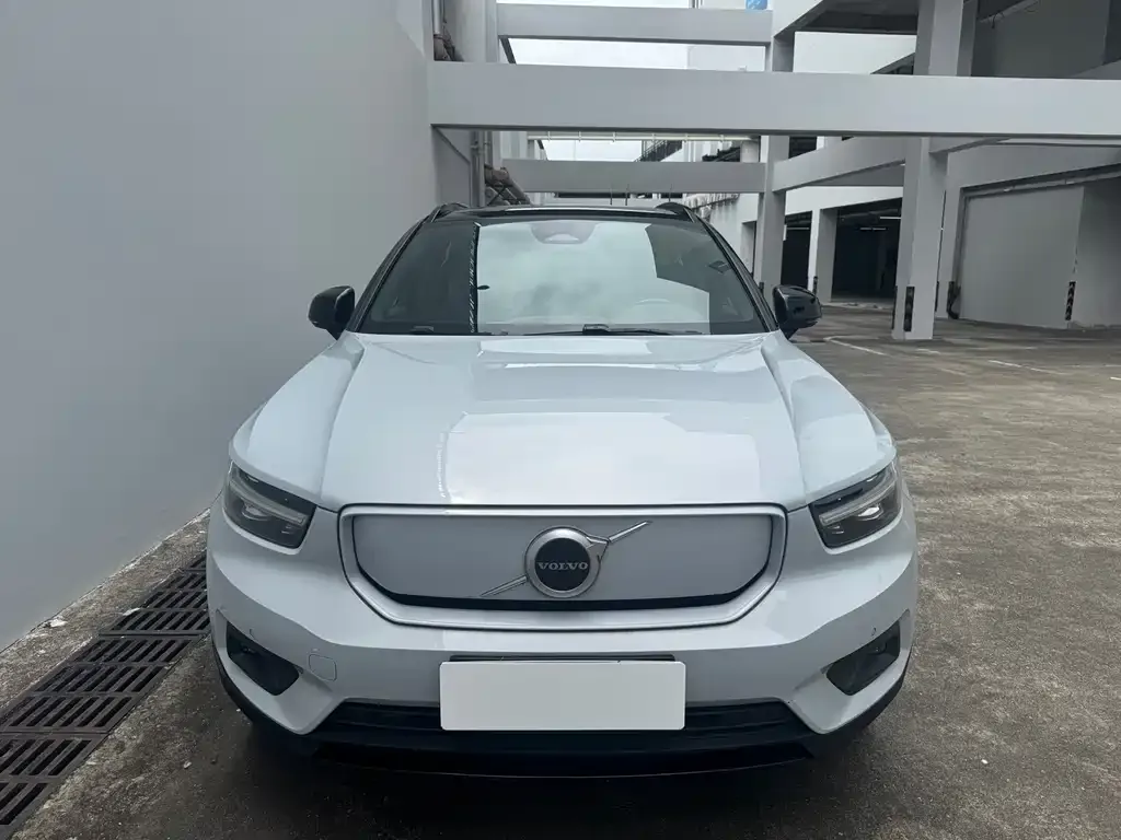 Volvo XC40 NEV — фото 9