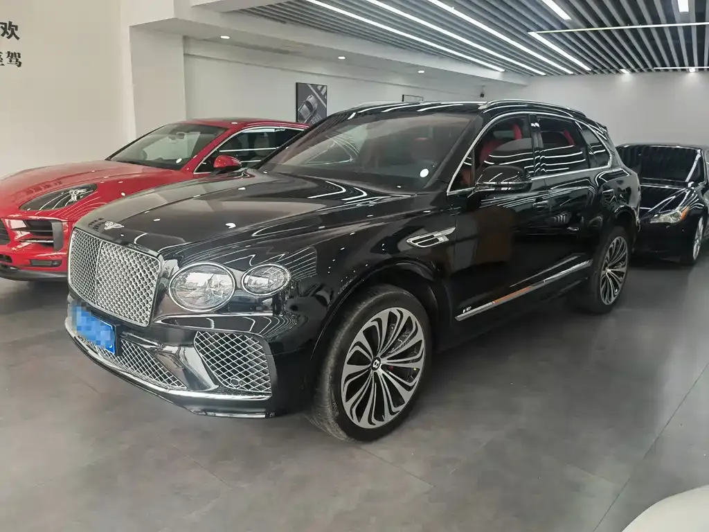 Bentley Bentayga — фото 1