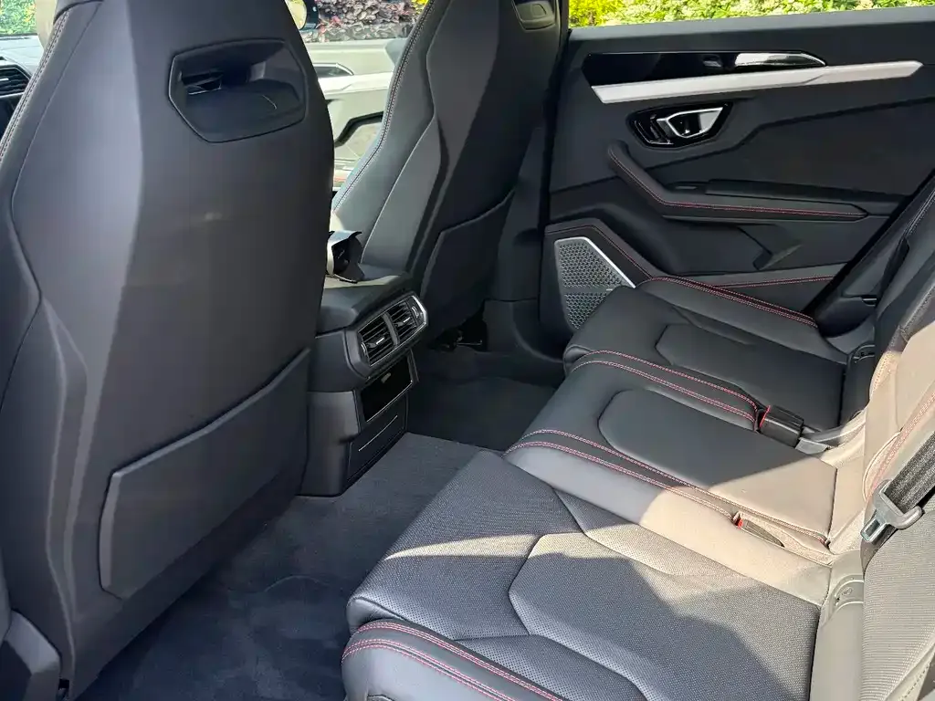 Lamborghini Urus — фото 2