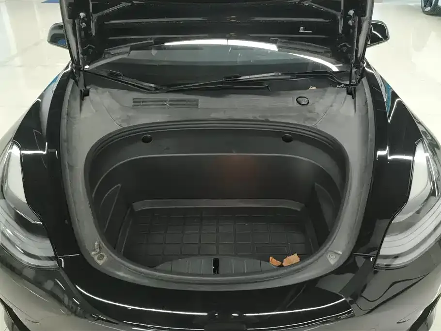 Tesla Model 3 — фото 2