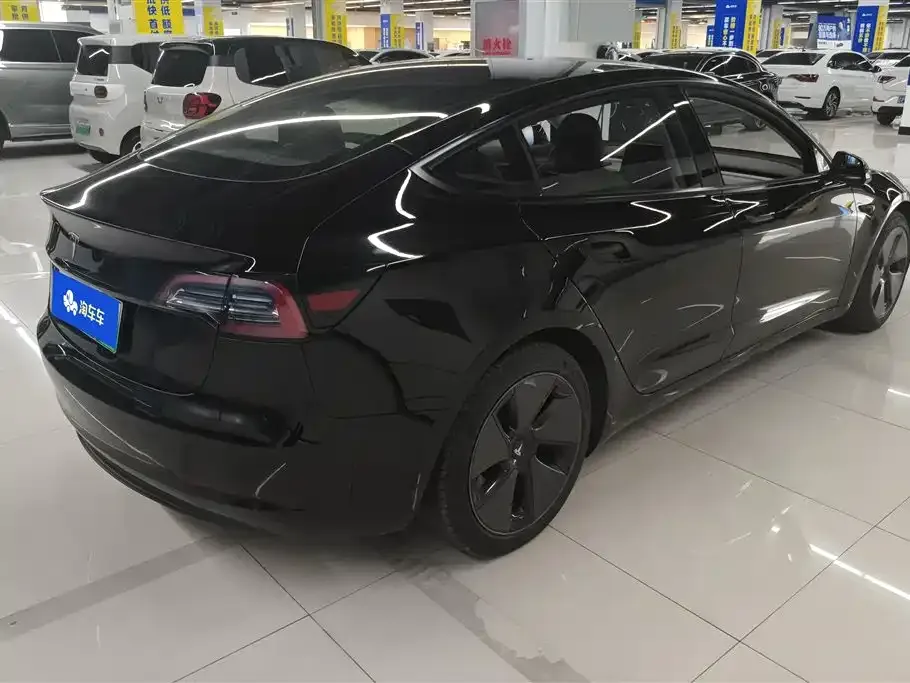 Tesla Model 3 — фото 10
