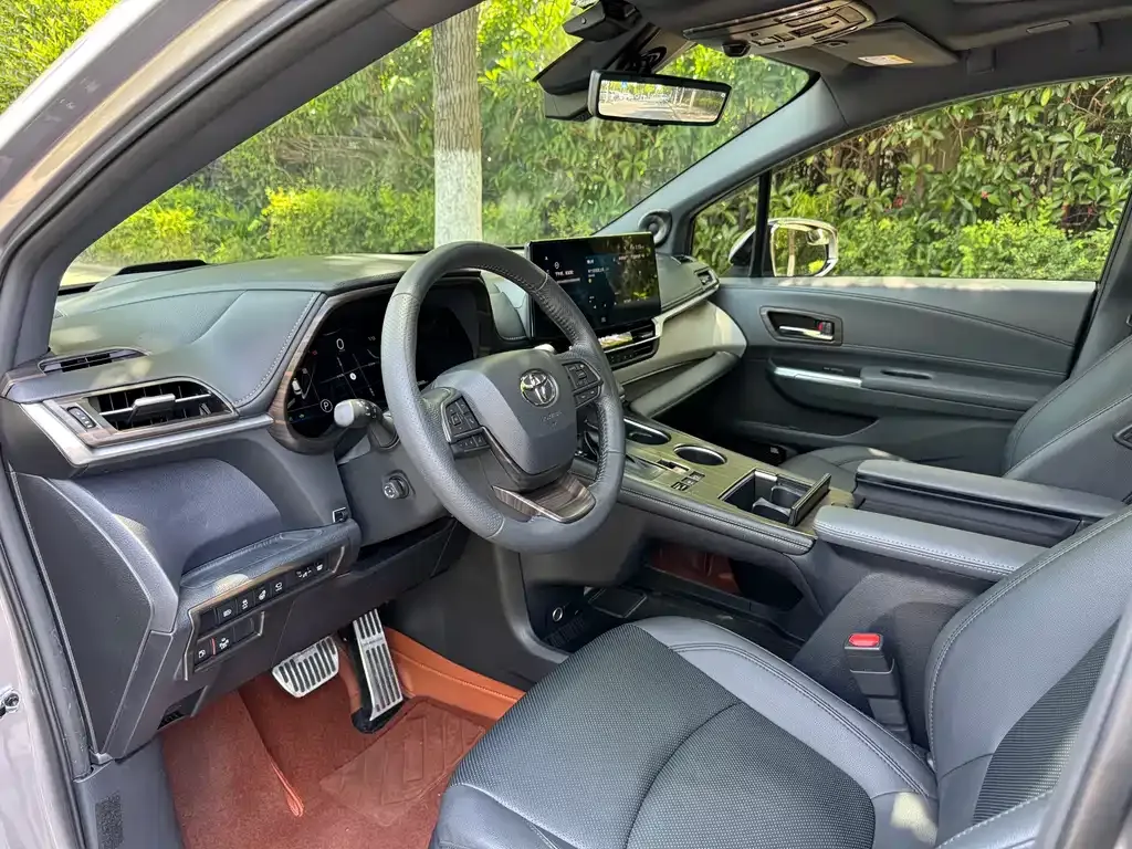 Toyota Granvia — фото 6