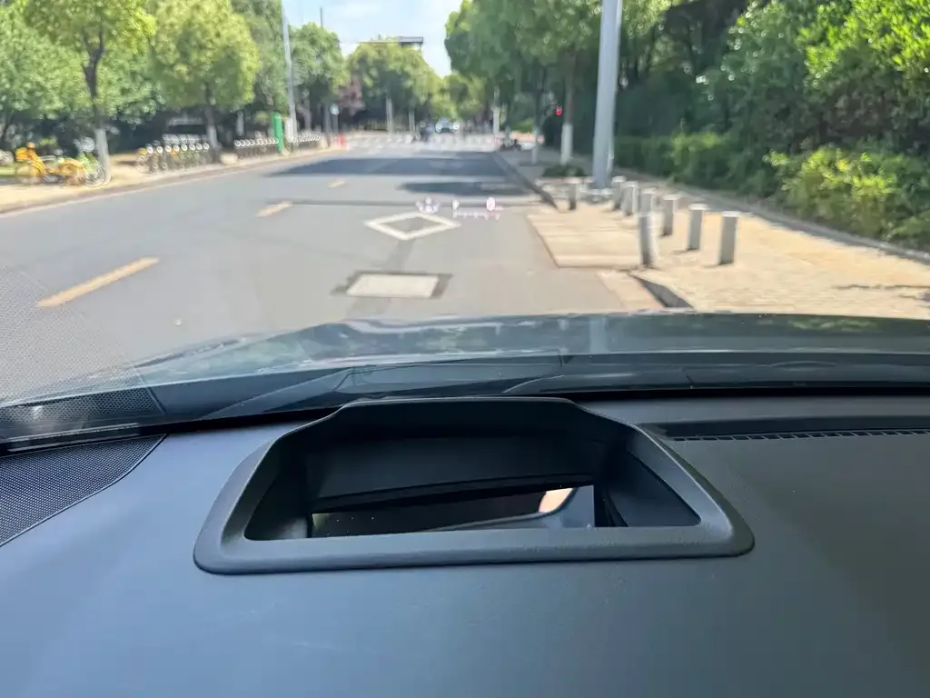 Toyota Granvia — фото 4