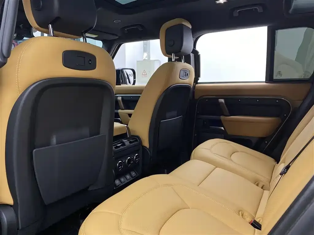 Land Rover Defender — фото 9