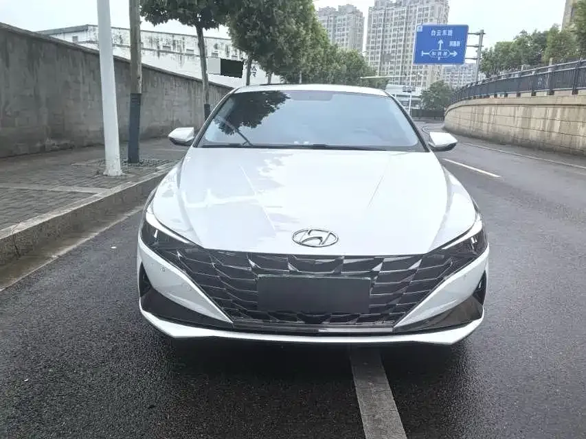 Hyundai Elantra — фото 8
