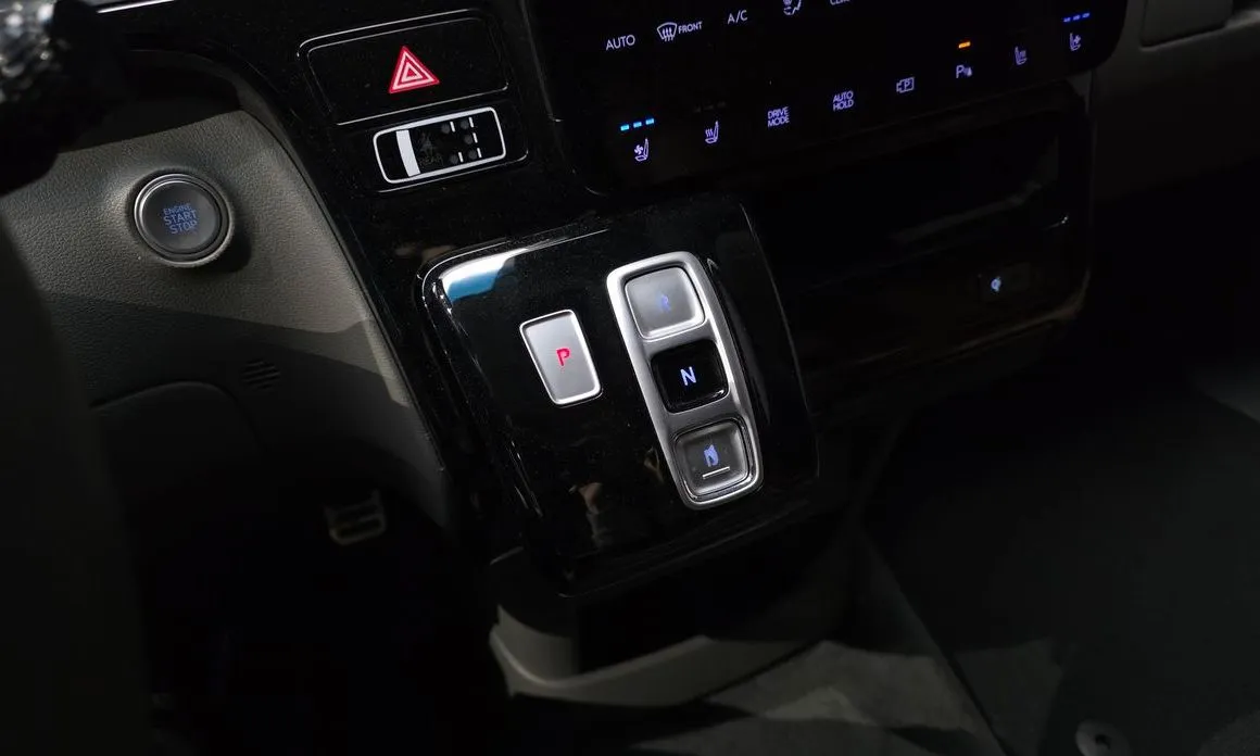 Hyundai Staria — фото 2