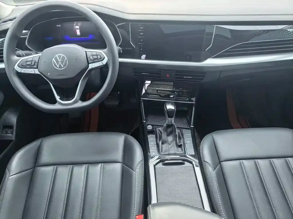 Volkswagen Passat New Energy — фото 3