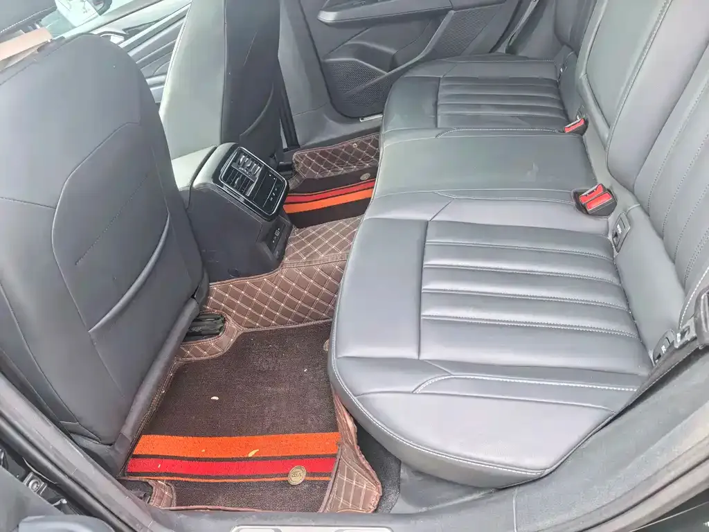 Volkswagen Passat New Energy — фото 8