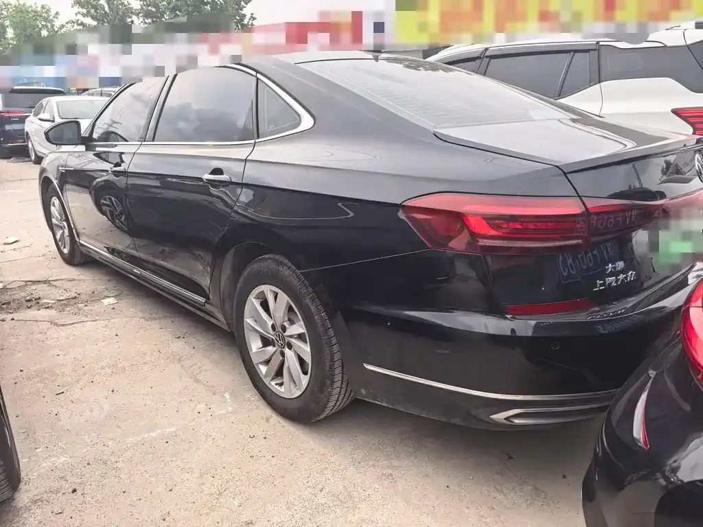Volkswagen Passat New Energy — фото 7