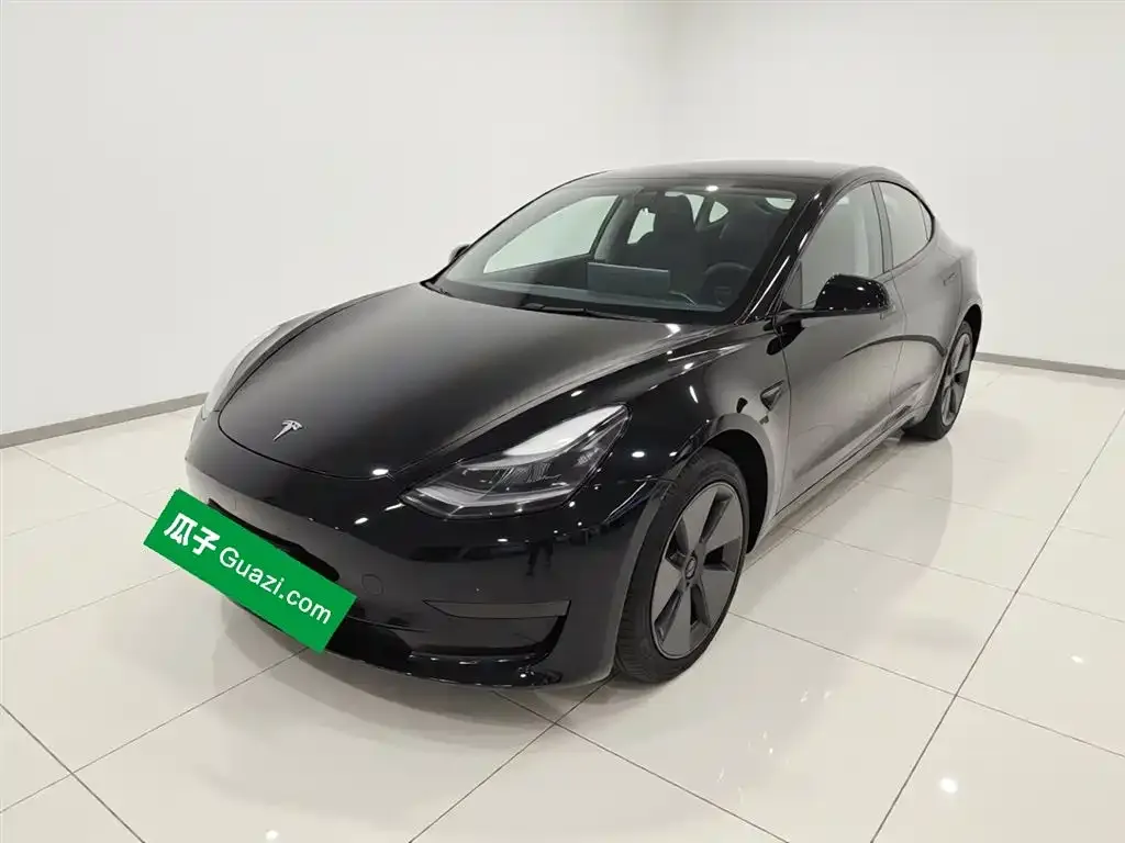 Tesla Model 3 — фото 7