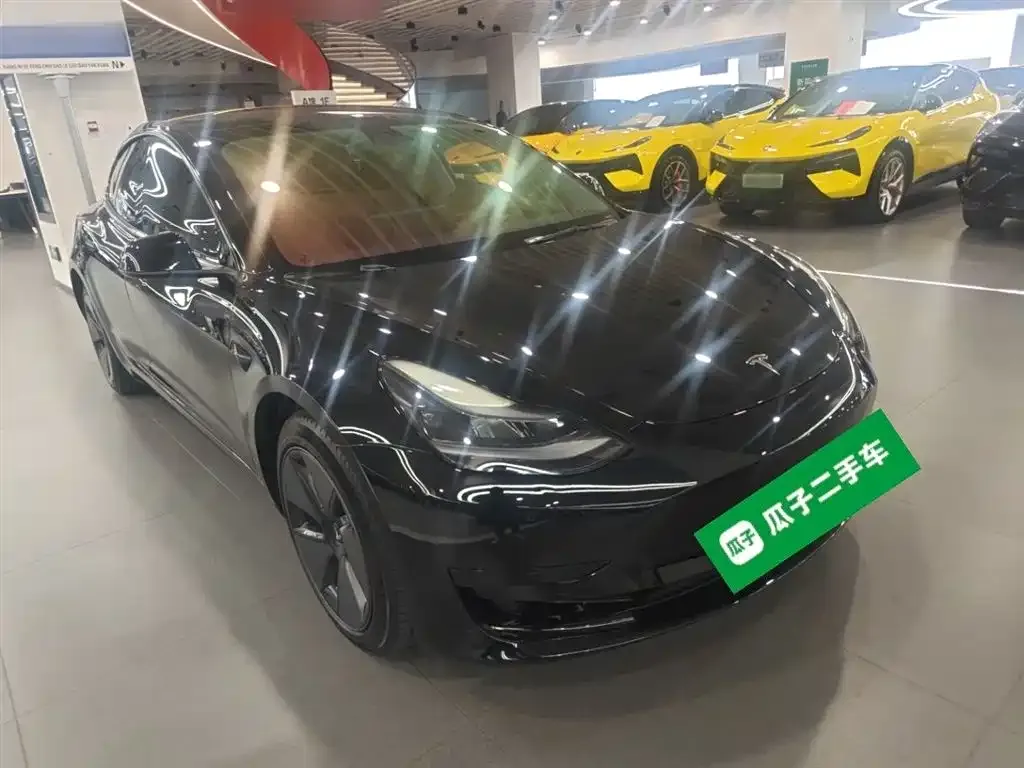 Tesla Model 3 — фото 10
