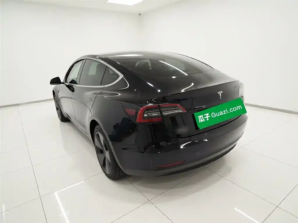 Tesla Model 3 — фото 4