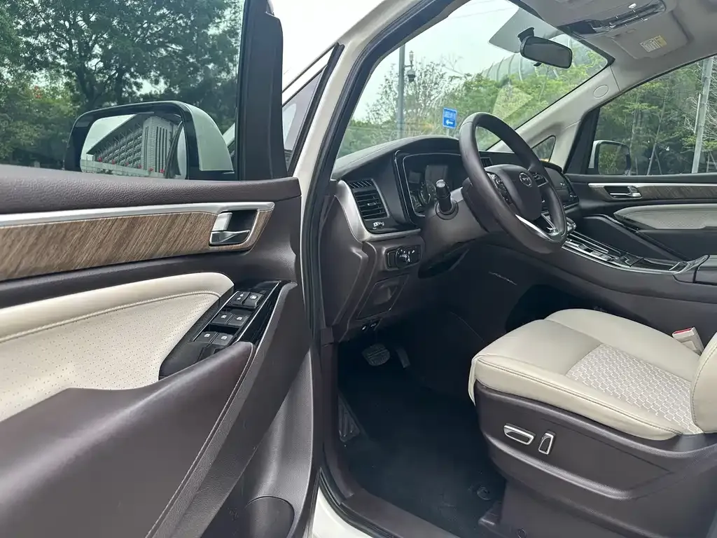 GAC Motor Trumpchi M8 — фото 2