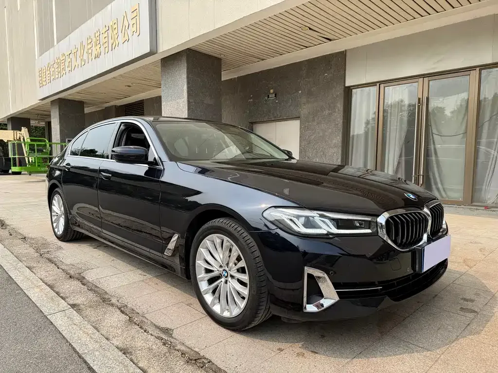BMW 5 Series — фото 5