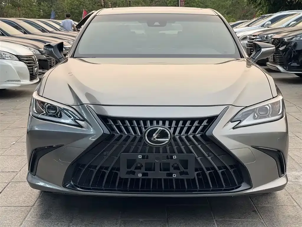 Lexus ES — фото 3