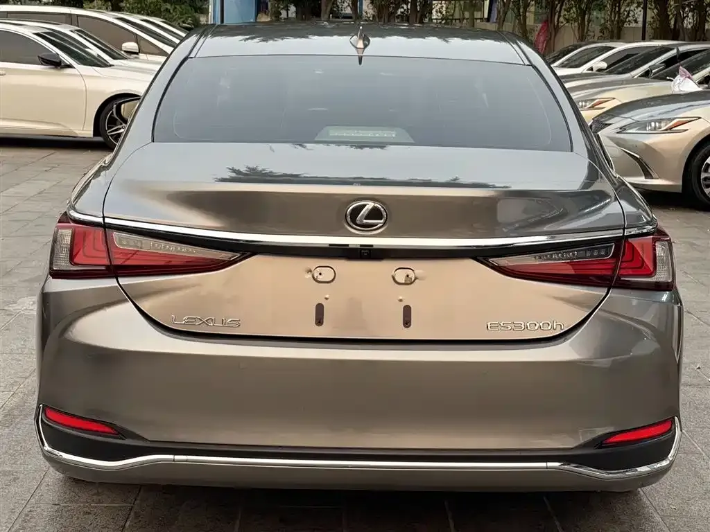 Lexus ES — фото 5