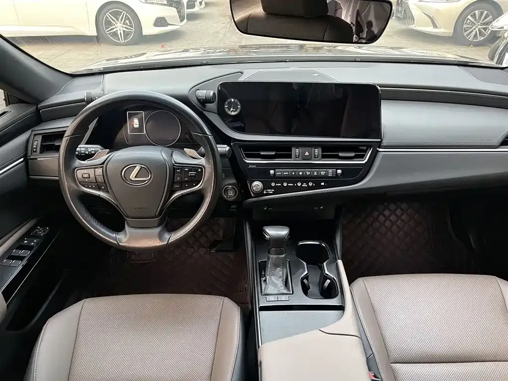 Lexus ES — фото 9