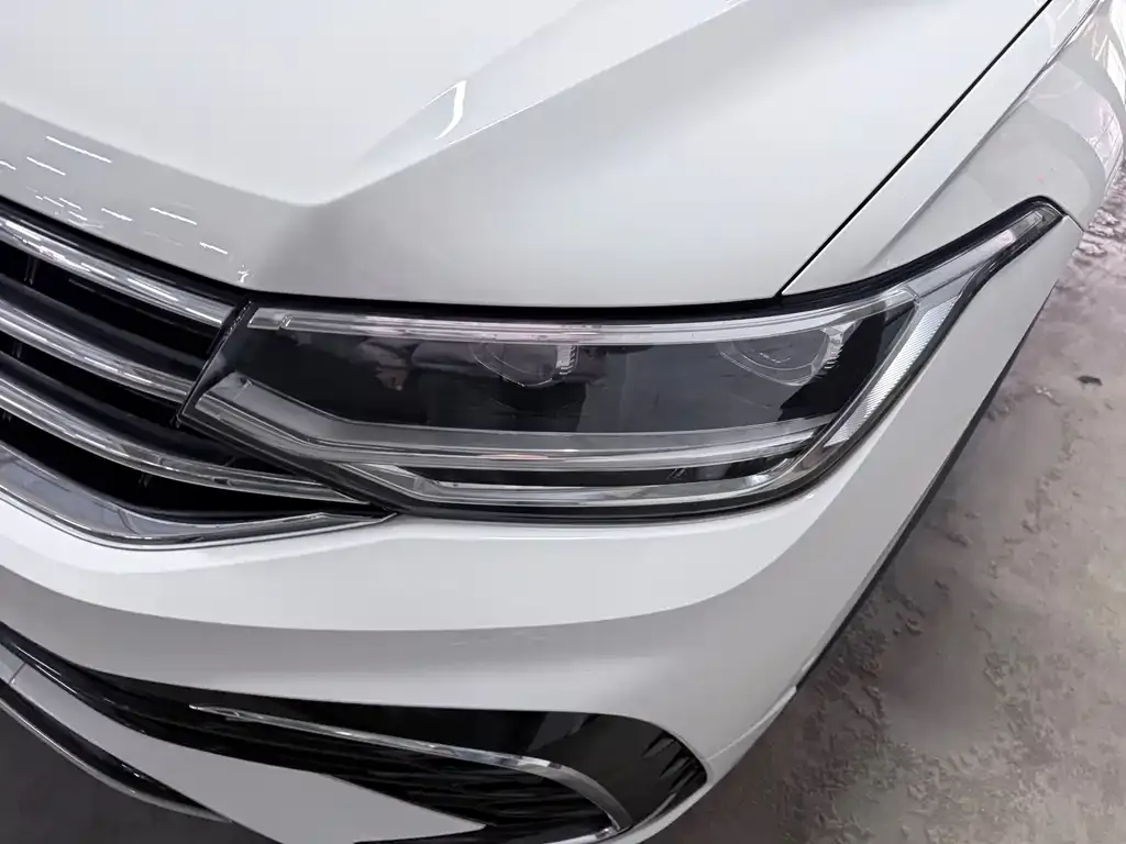 Volkswagen Tiguan L — фото 5
