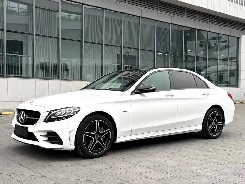 Mercedes-Benz C-Class — фото 1