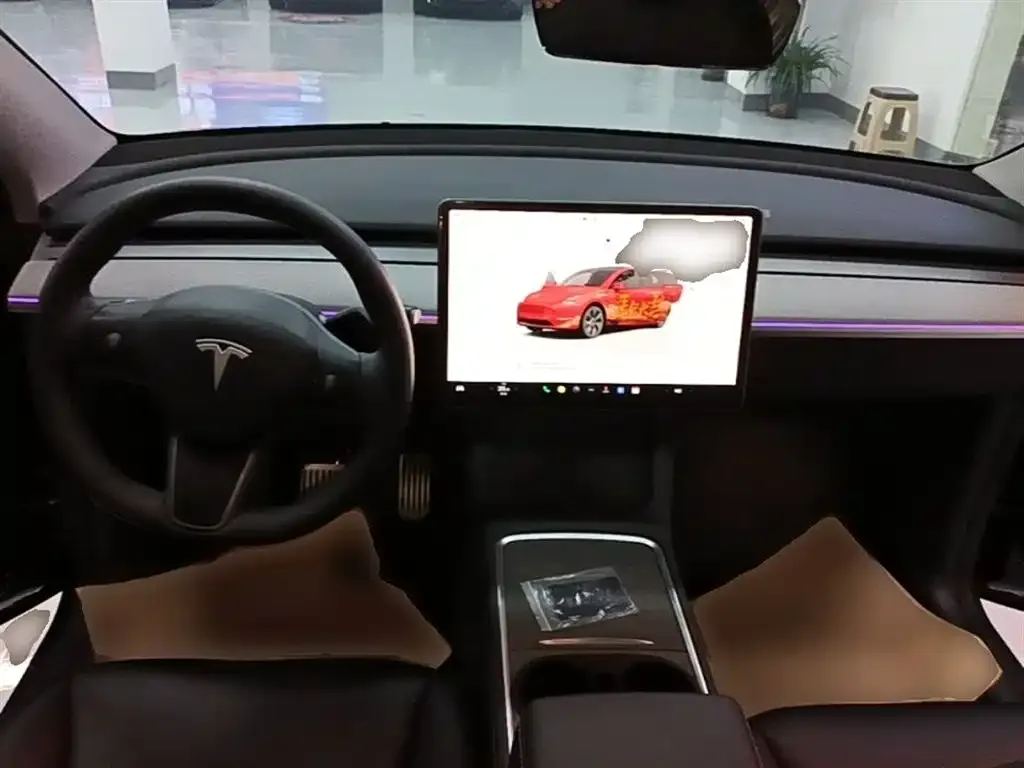 Tesla Model Y — фото 8