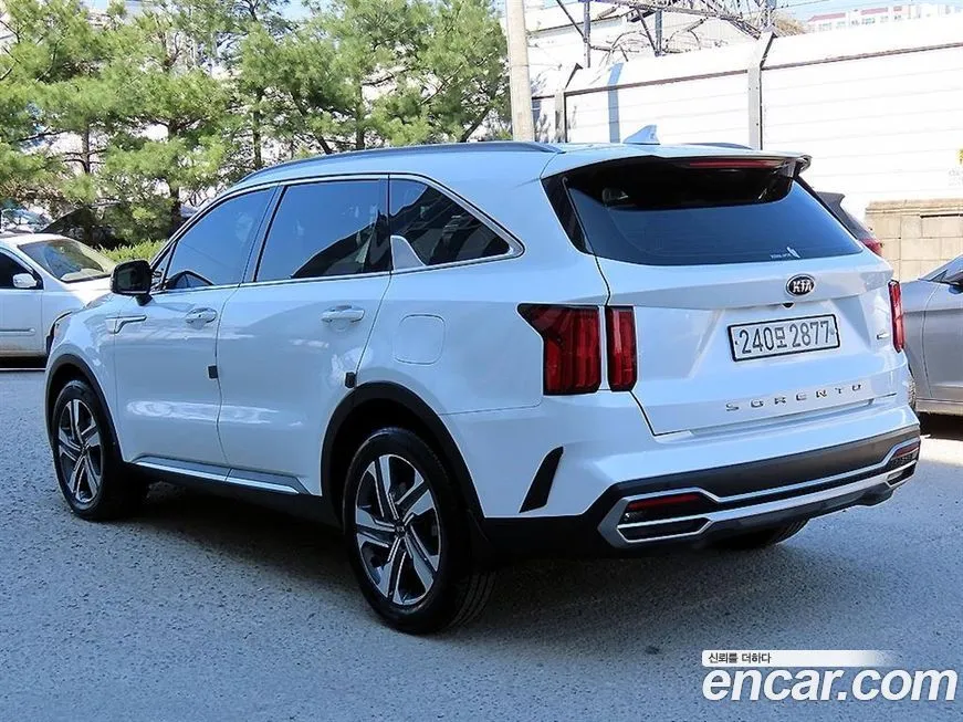 Kia Sorento — фото 10