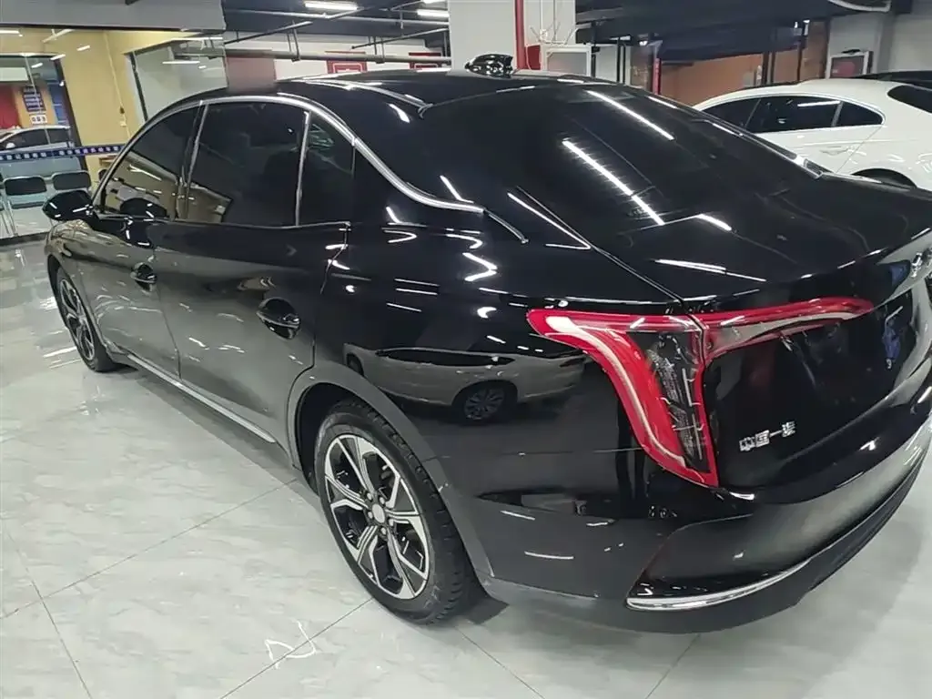 Hongqi E-QM5 — фото 8