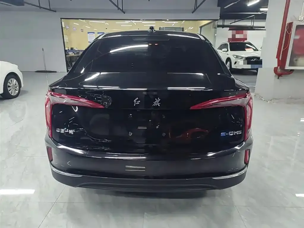 Hongqi E-QM5 — фото 2
