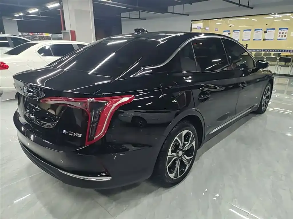 Hongqi E-QM5 — фото 3