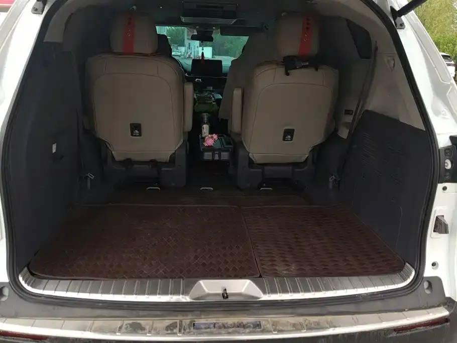 Toyota Sienna — фото 10