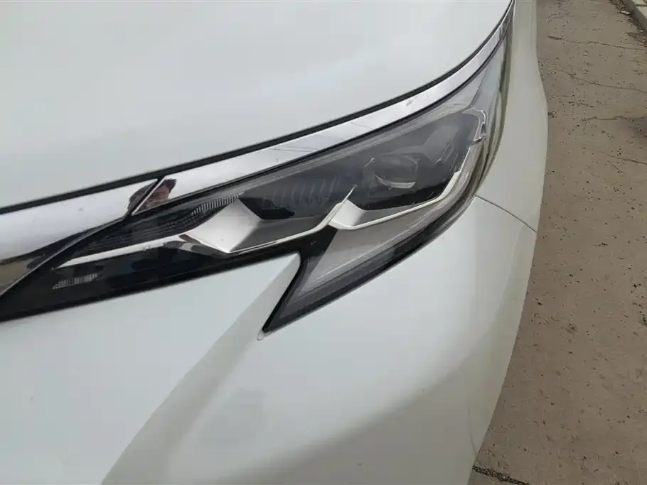 Toyota Sienna — фото 2