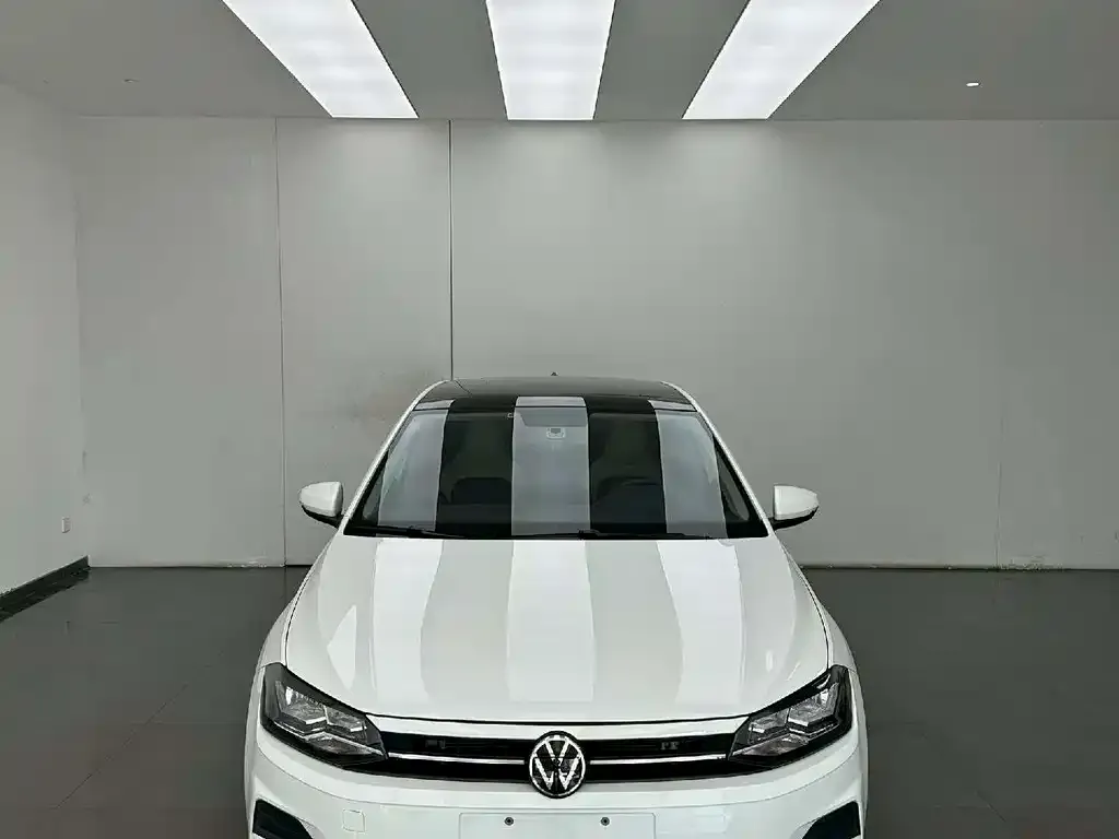 Volkswagen Polo — фото 3