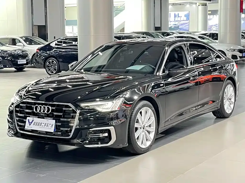 Audi A6L — фото 1