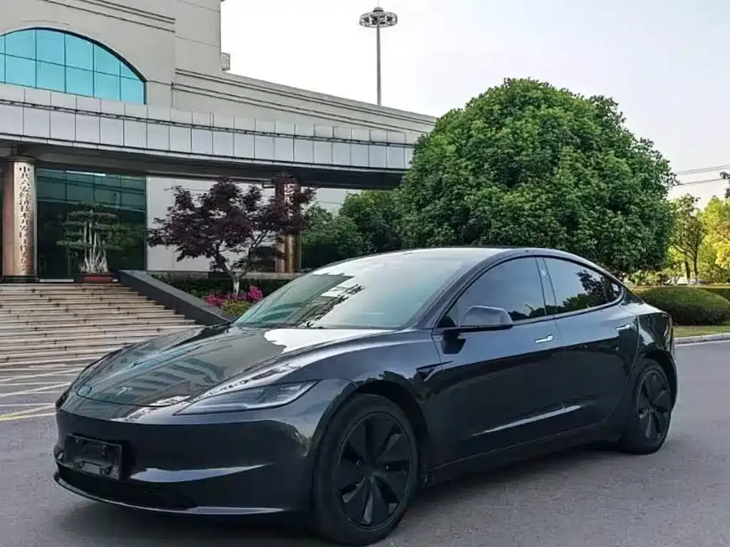 Tesla Model 3 — фото 6