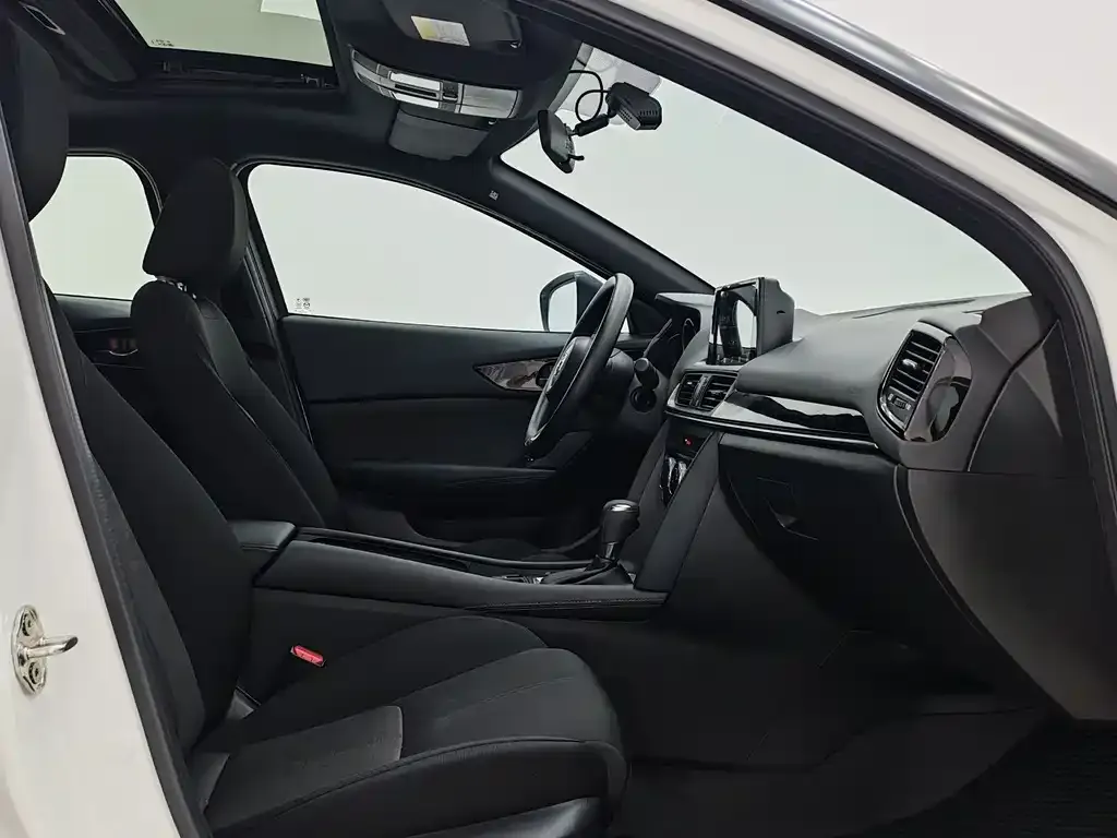 Mazda CX-4 — фото 3